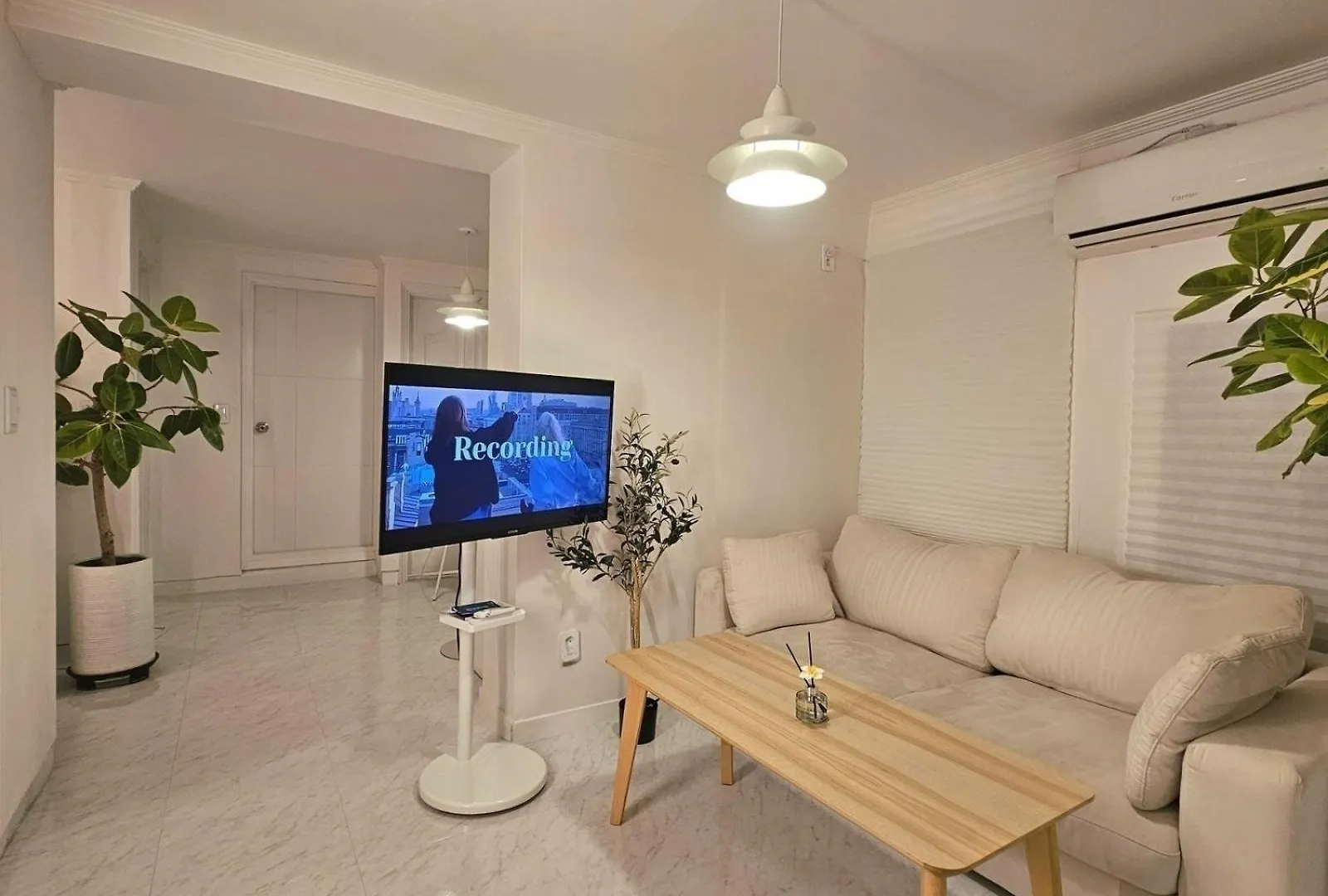 アパート ソウル特別市Wood House Hongik Univ 6 Double Bedsアパートメント