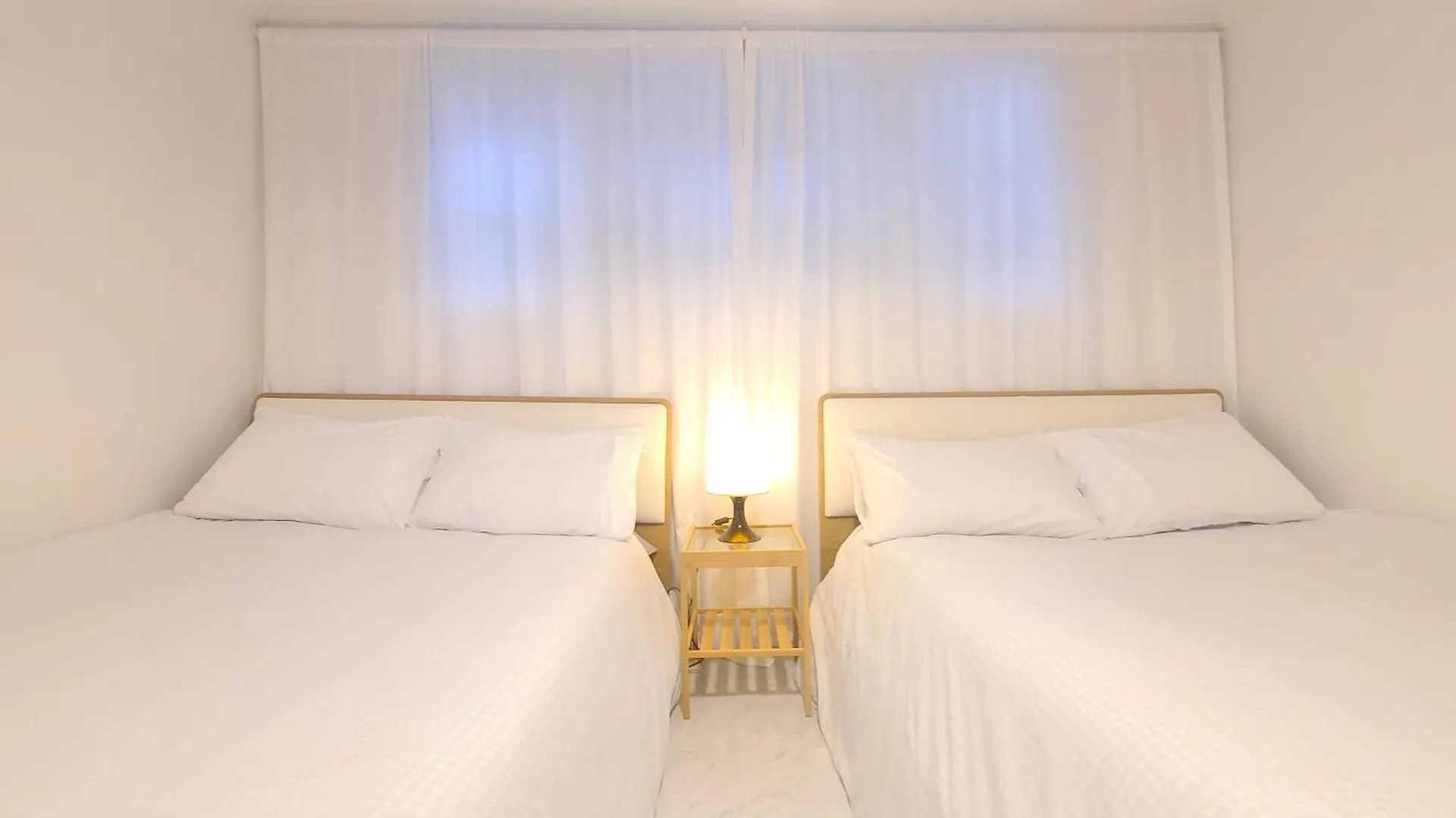 ソウル特別市Wood House Hongik Univ 6 Double Bedsアパートメント