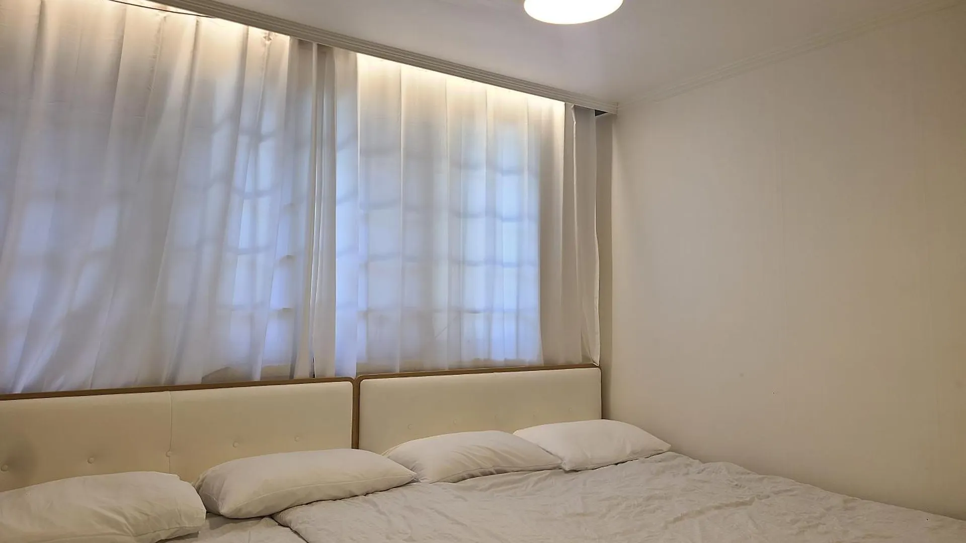 ソウル特別市Wood House Hongik Univ 6 Double Bedsアパートメント ソウル特別市