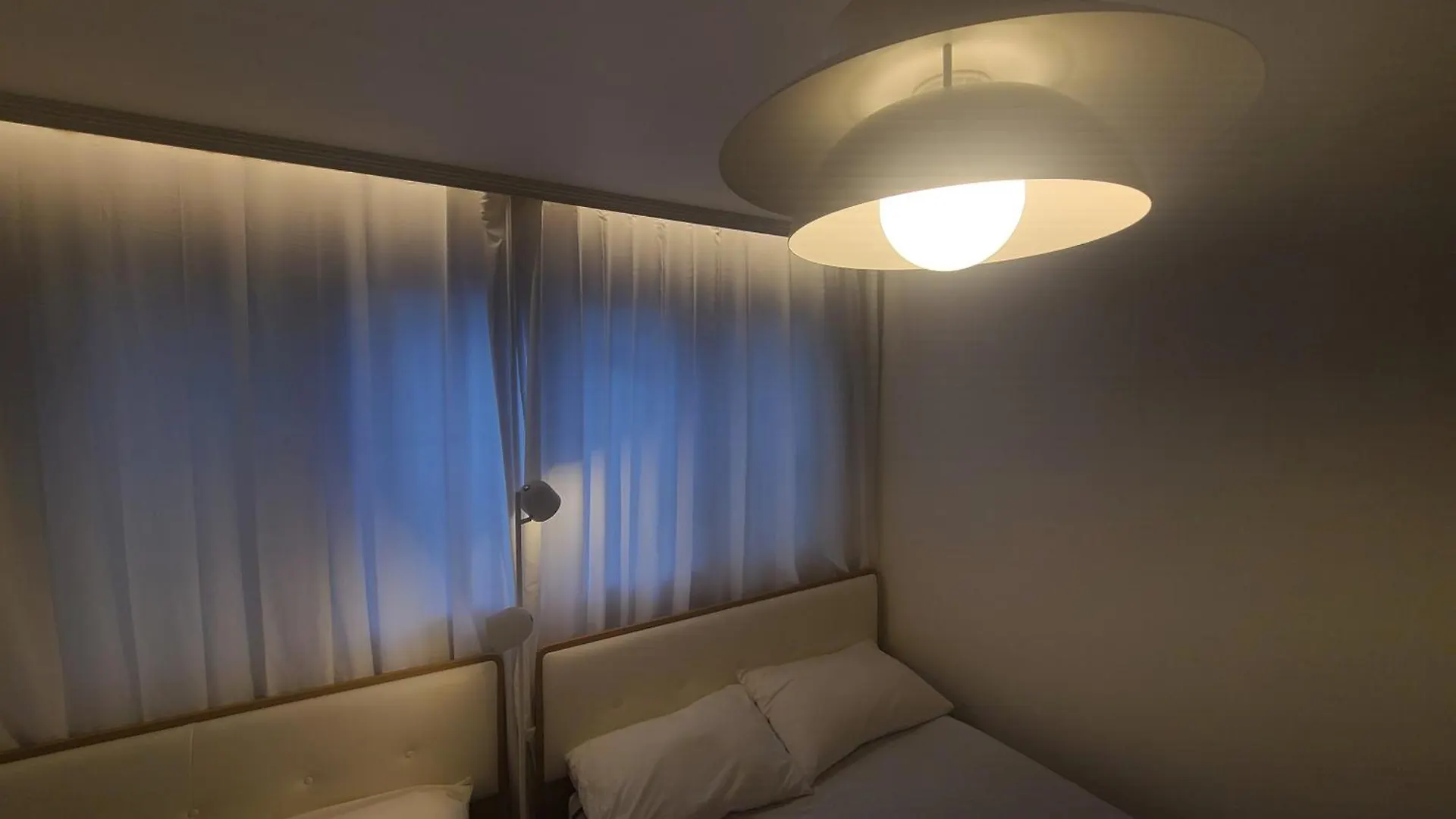 ソウル特別市Wood House Hongik Univ 6 Double Bedsアパートメント アパート ソウル特別市